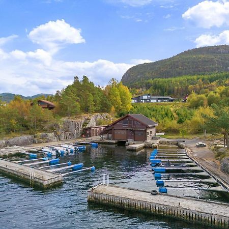 Вилла Charming House Located By The Fjord With The Pultpitrock Within Short Distance Йёрпеланн Экстерьер фото