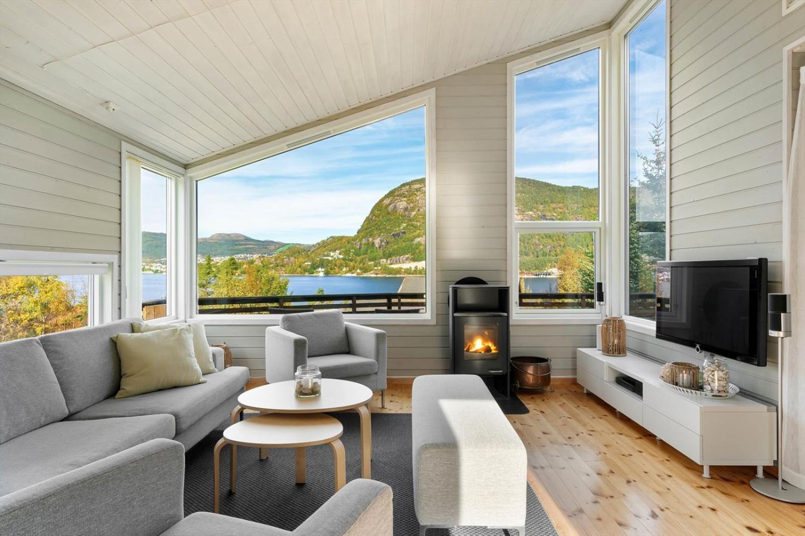 Вилла Charming House Located By The Fjord With The Pultpitrock Within Short Distance Йёрпеланн Экстерьер фото