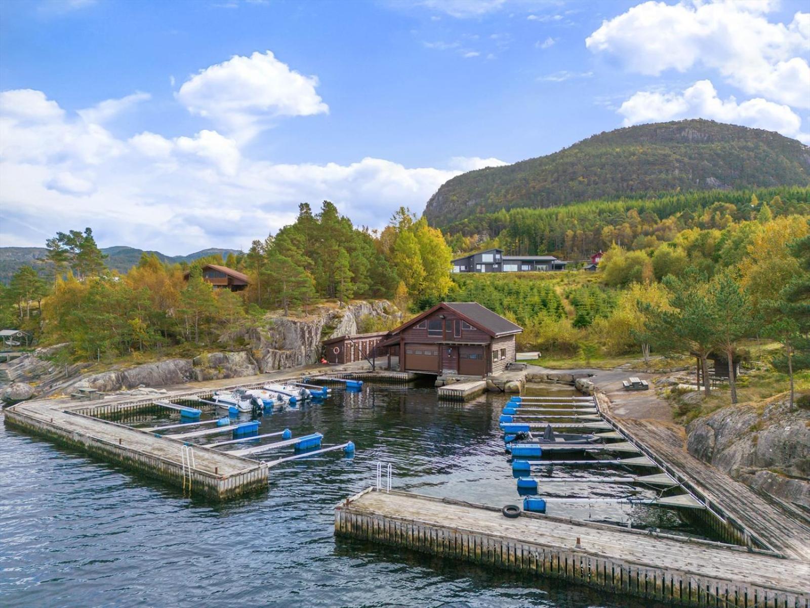 Вилла Charming House Located By The Fjord With The Pultpitrock Within Short Distance Йёрпеланн Экстерьер фото