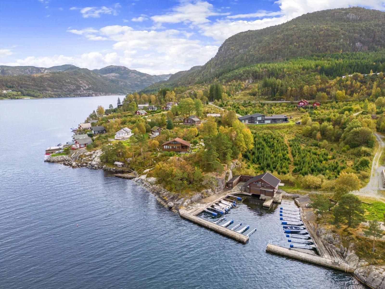 Вилла Charming House Located By The Fjord With The Pultpitrock Within Short Distance Йёрпеланн Экстерьер фото