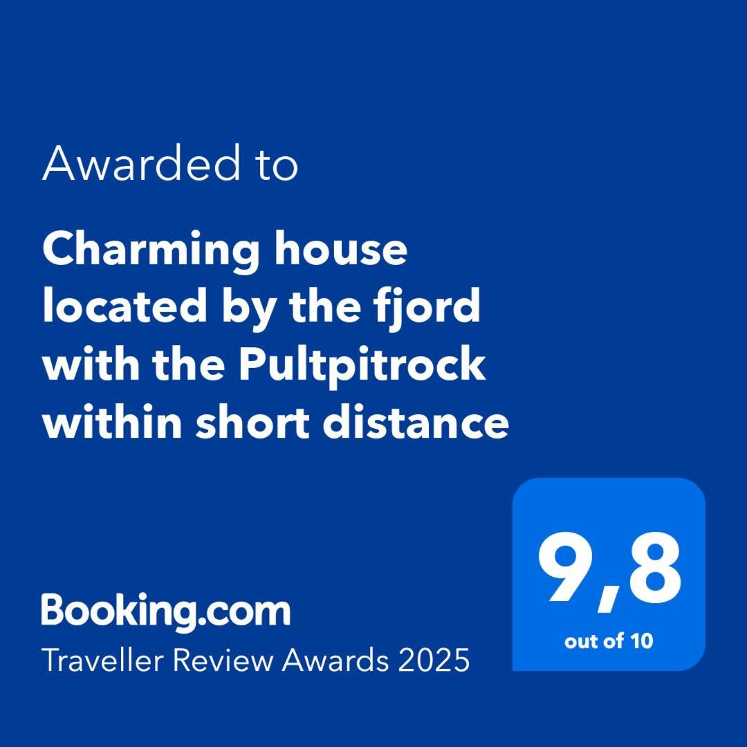 Вилла Charming House Located By The Fjord With The Pultpitrock Within Short Distance Йёрпеланн Экстерьер фото